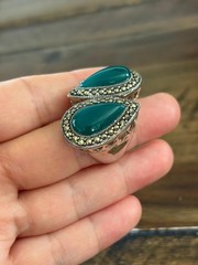 Marcasite Sterlling Silver Chunky Double Green Stone Ring Size 8