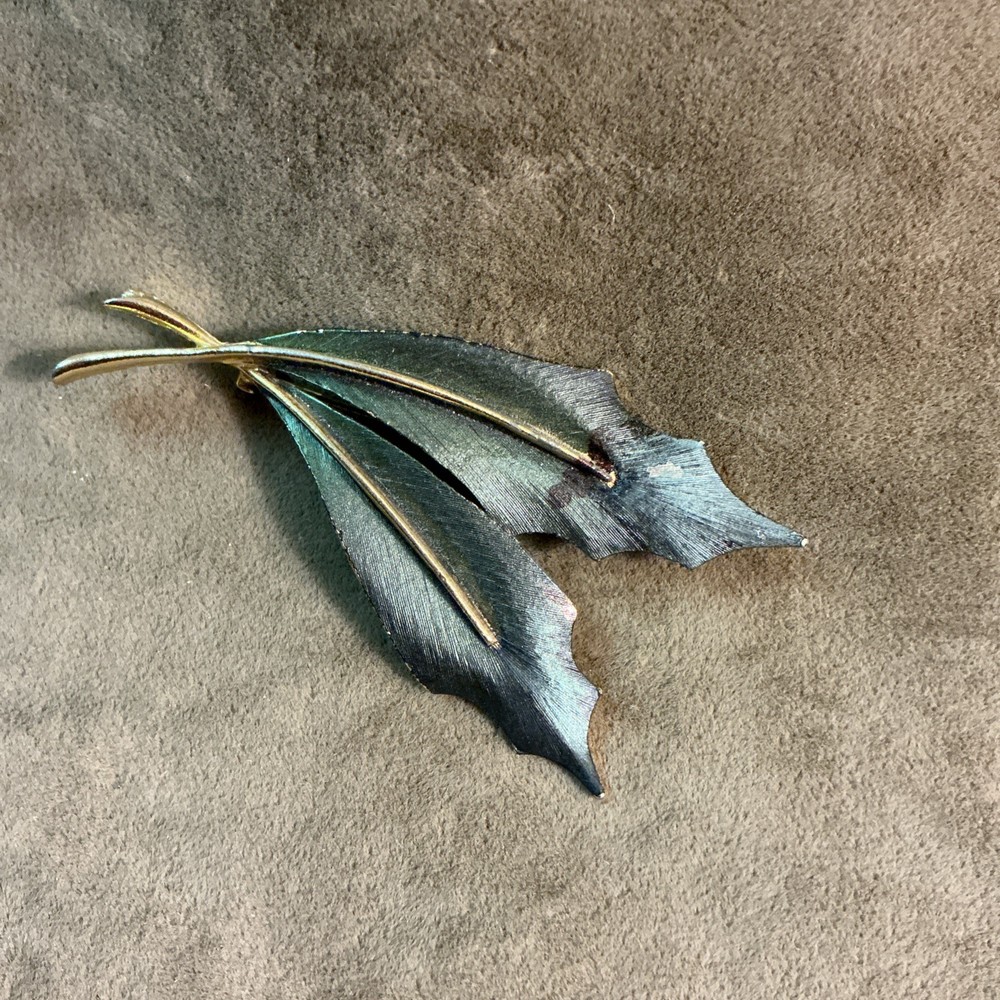 Vintage Signed Green Enamel Leaf Lind Gal Gold Tone Pin/Brooch