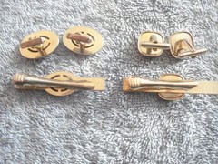 LOT OF 2 PAIR OF GOLD-TONED & GEMSTONE SIGNED CUFFLINKS &TIE BAR(AVON & HAYWARD)