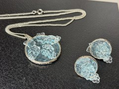 Vintage Blue Lucite Molded Grapes Pendant Necklace & Matching Earrings