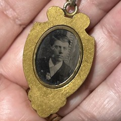 ANTIQUE c1860-1880 VICTORIAN 22K 15.6g ROLLED GOLD PHOTO PENDANT 12K GF CHAIN 22