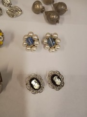 Women’s Vintage Clip-On Earrings 21 Pairs
