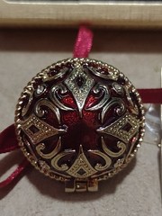 Monet 2008 Keepsake Jewel Box w/Star Ball Charm Pendent Necklace Gold -Tone Red