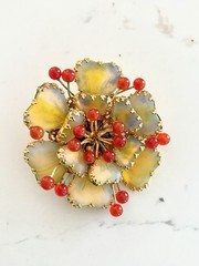 Vintage Hobe mayorka Floral Glass Brooch