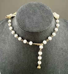 Vintage MCM Collar Necklace White Lucite Gold Tone Scalloped Link 15”