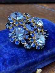 Vintage Blue Brooch Rhinestone Cluster Goldtone Sapphire Light Blue Pin 1.75”
