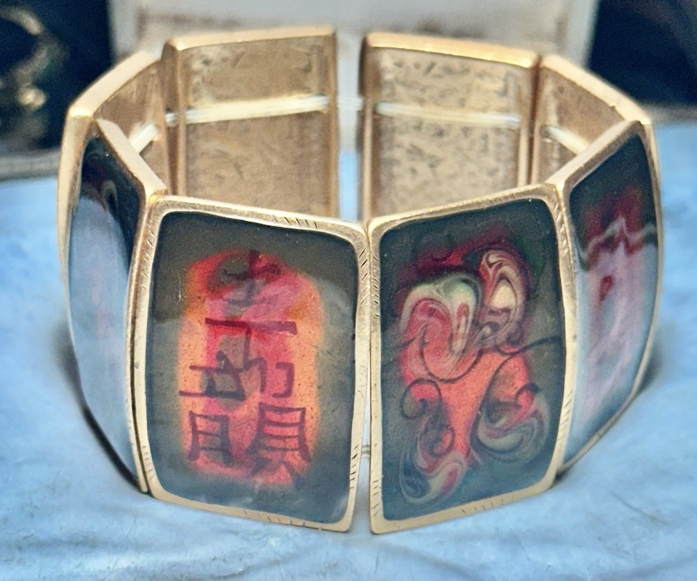 Vintage Gold Tone Asian Symbol Enamel Reddish-Orange-Green Stretchy Bracelet