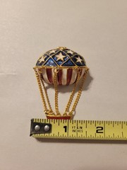 Vintage Patriotic Lapel Pin Brooch Hot Air Balloon USA Flag Rare Opens