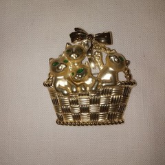 Vintage Brooch Basket Of Green-eyed Kittens Gold-tone MCM American Jewelry Co.
