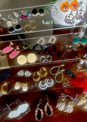 VTG Retro Boho Variety Of Earrings Lot 43 Pairs Dangle, Statement, Mixed Metals