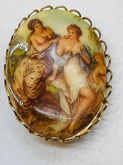 Vintage Angels Brooch Pin Gold Tone Filigree Design Renaissance Ladies Art