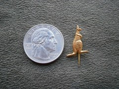Kangaroo Australia Vintage Goldtone SHORT Stick Pin Lapel Pin