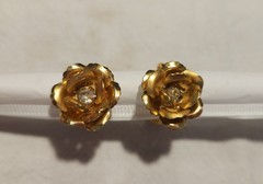 Vintage B&N Bugbee & Niles 3-D rose flower Gold Tone floral Screw Back earrings