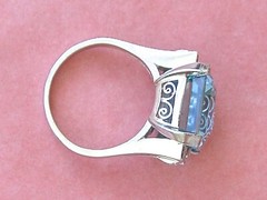 VINTAGE 12.75 ct AQUAMARINE .34ctw DIAMOND SHOULDERS PLATINUM COCKTAIL RING 1950