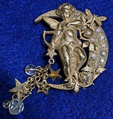 Vintage Kirks Folly Angel Cherub Moon & Stars Crystal Gold Tone Brooch Pin