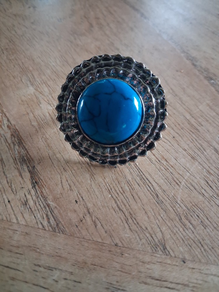 Vintage southwestern style /boho faux turquoise adjustable ring.