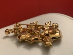 New -AVON Christmas Holly Tree Signed NINA RICCI Brooch 1.5 In