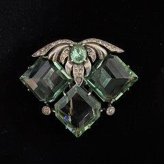 VTG Eisenberg Original Sterling Vermeil Fur Clip Uranium Glass Green Stones