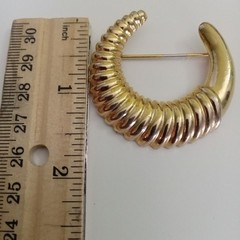 Vintage Goldtone Brooch pin Statement Costume Jewlery FLAWED-tarnished