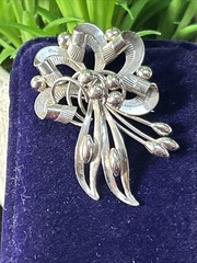 Vintage Sterling Silver Leaf & Ribbon Brooch Pendant / Pin, 8g, Mid-Century 2”