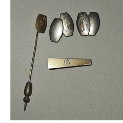 Genuine late Victorian to early Art Deco era gentleman’s dress set.