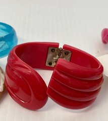 Vintage Plastic Resin Lucite Bangle Bracelet Lot 8pc Twisted Carved Hinged Cuff⁠