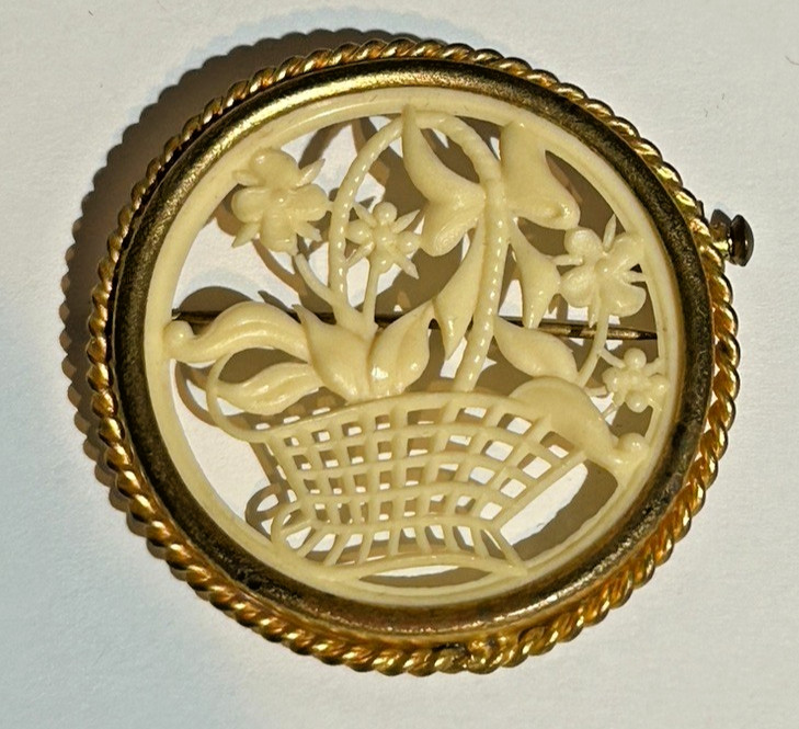 1940’s CELLULOID BASKET OF FLOWERS BROOCH Trombone Clasp