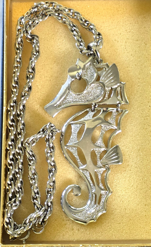 Vintage MCM Necklace Seahorse 4″ Pendant on 20″ chain Silver Tone Signed Alan
