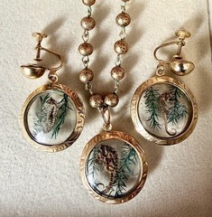 Vintage Real Preserved Seahorse Necklace Earrings Set Lucite Nautical Gold Tone