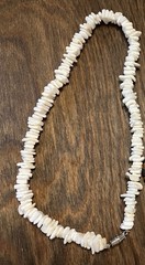 Vintage 70s Shell Chip Necklace 17″ Barrel Clasp Beach Surfer Boho Pearl Spacer