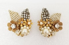 Unsigned Faux Pearl Bracelet Earrings Set Hagler St Gielar Demario Haskell Era