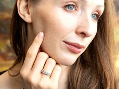 Vintage 1.16Ct Diamond and 18k Yellow Gold Five Stone Ring Circa 1950