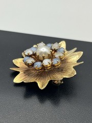 Gold tone blue rhinestone faux pearl flower brooch pin vintage