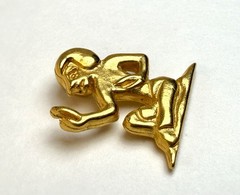 VTG 1976 MMA Metropolitan Museum Of Art Egyptian Revival Small Gold Pendant