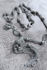 Y2K Vintage Signed Chico’s Y-Drop Necklace Silver Tone Slinky Fidget-Friendly