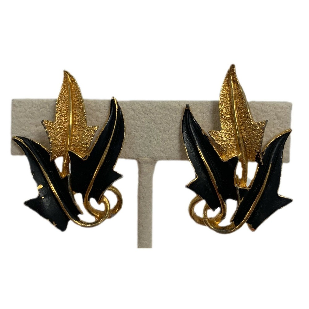 Vintage Mode Art Clip Earrings Leaf Black Enamel Signed Retro 1970s Old Money