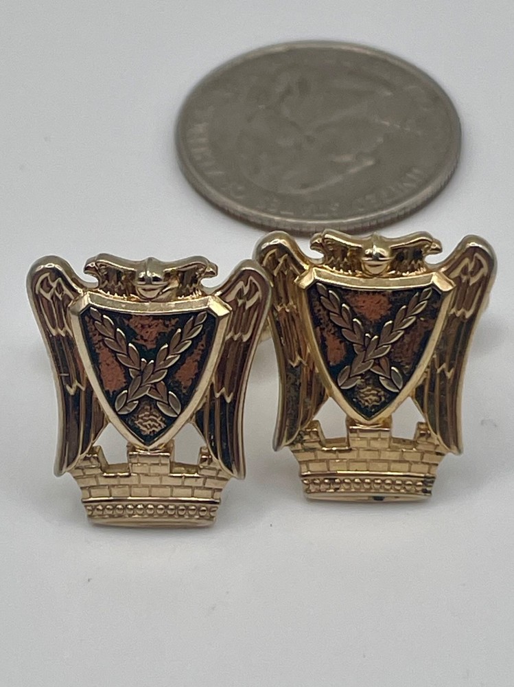 Vintage Hickok Gold Tone Eagle Crest Cufflinks Heraldic Shield Mid Century