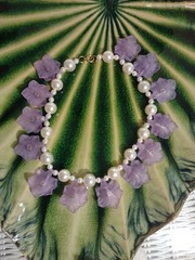 Vtg Lilac Lucite Trumpet Flowers Faux Pearl Aurora Crystal Necklace
