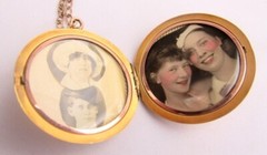 Antique 1915 Fancy Etched Floral Large 1 5/8″ Heavy 23g Locket Pendant Necklace