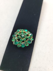 Vintage Gold Tone Green Emerald Faceted Glass Cluster Brooch Pin 1.5 Inches