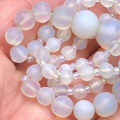Vintage Graduated Satin Moonstone Opalite Moonglow Beaded Necklace