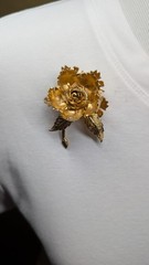 Vintage WARNER mechanical gold tone Day to Night flower brooch pin