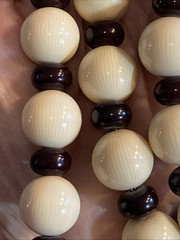 VULCANITE FRENCH LUCITE BEADS STRUNG CHAIN SCREW CLASP NECKLACE MARION GODART?