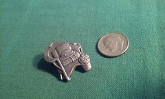 Birds & Blooms Limited Edition 2008 Wicker Chair Pewter Brooch Lapel Pin