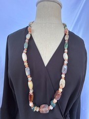VINTAGE 4.3OZ HEAVY SILK KNOTTED MULTI GEMSTONE AGATE BEGGAR BEADS NECKLACE.