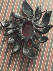 RARE MAGNIFICENT GARNET RHINESTONE VINTAGE SIGNED MARVELLA LG BROOCH JAPPANED