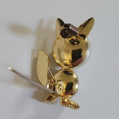 Vintage Spain Painted Faux Pearl Tuxedo Cat Brooch Pin Gold Tone 1.25in Kitsch