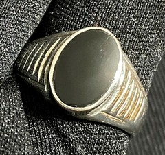 HANDSOME MENS ESTATE STERLING SILVER & ONYX RIBBED STEP DESIGN RING SIZE 11.75