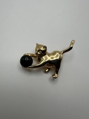 Vintage Gold Cat Kitten Playing With Black Ball Brooch 4.5cm JB6