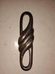 Silver Tone Asymmetrical Metal Brooch Pin Unisex Adults Vintage Swirl Design